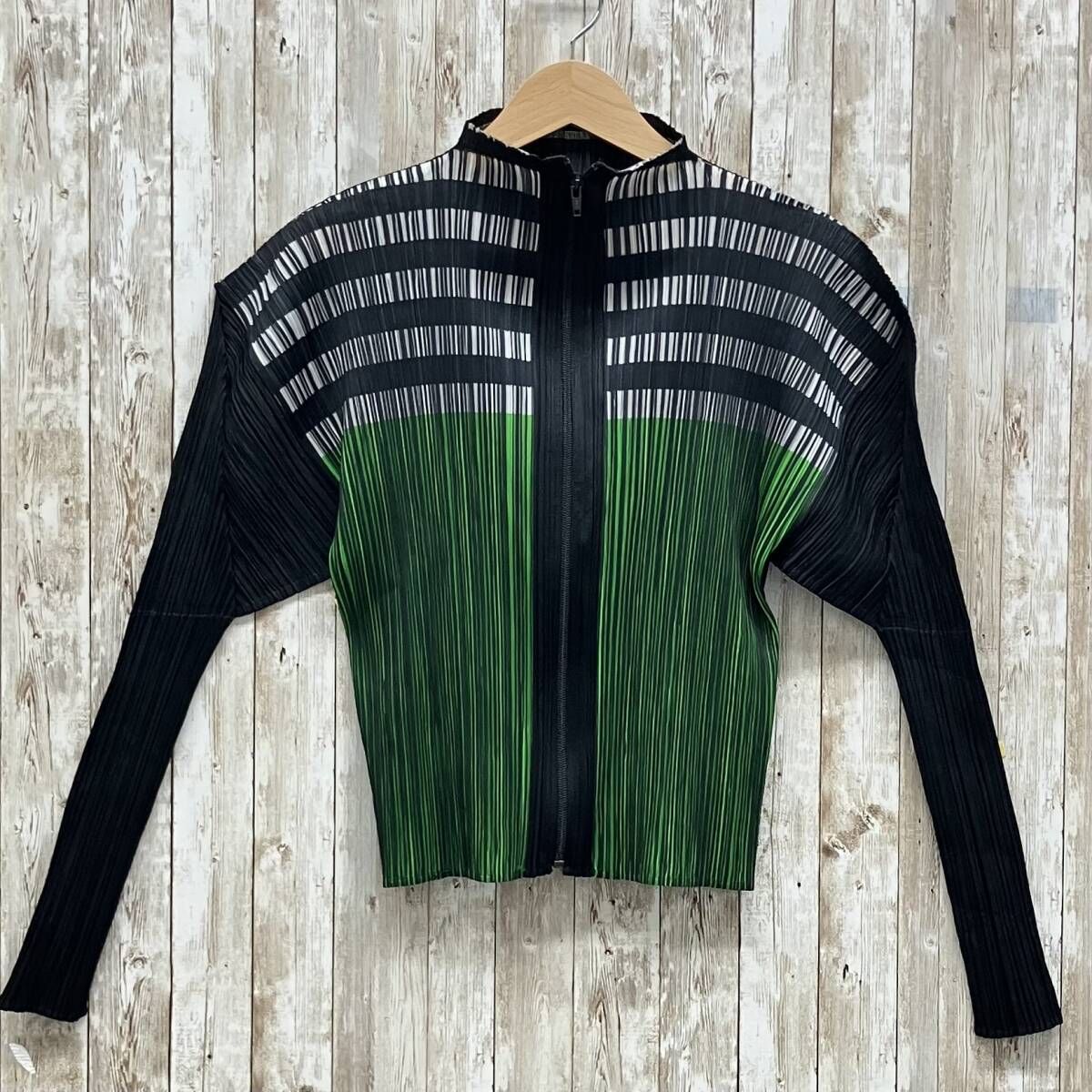 PLEATS PLEASE イッセイミヤケ レディース 長袖シャツ カットソー PP64-JC531 ブラック グリーン サイズ4