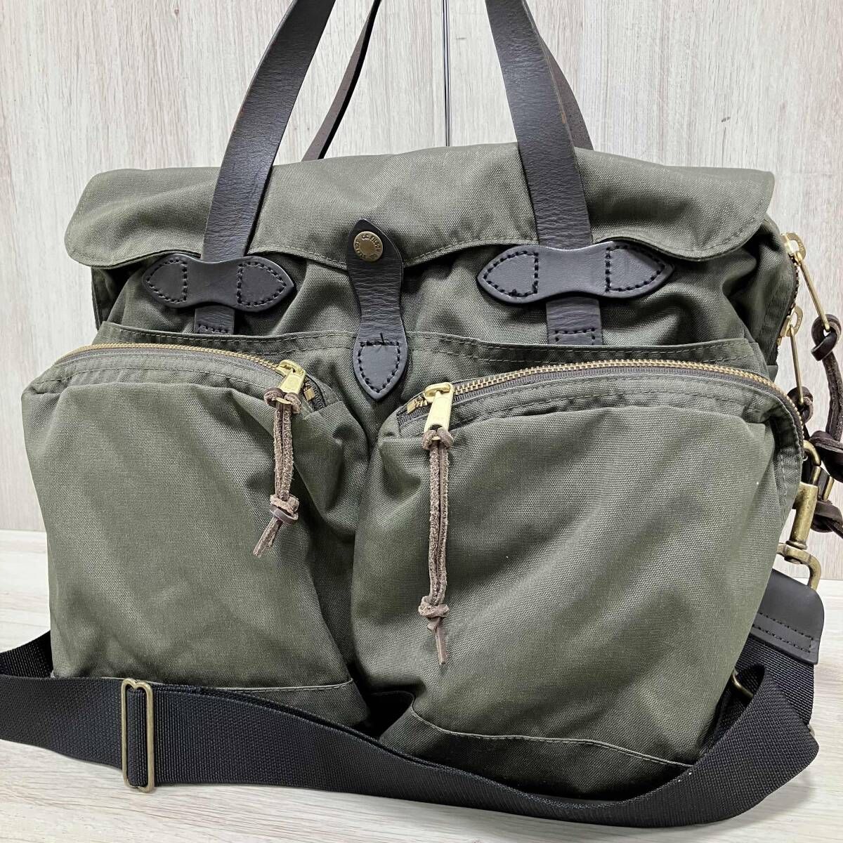 FILSON/ブリーフケース/2Way /カーキ　フィルソン 24アワー ティンクロス ブリーフケース ビジネスバッグ　多収納　ポケット多数