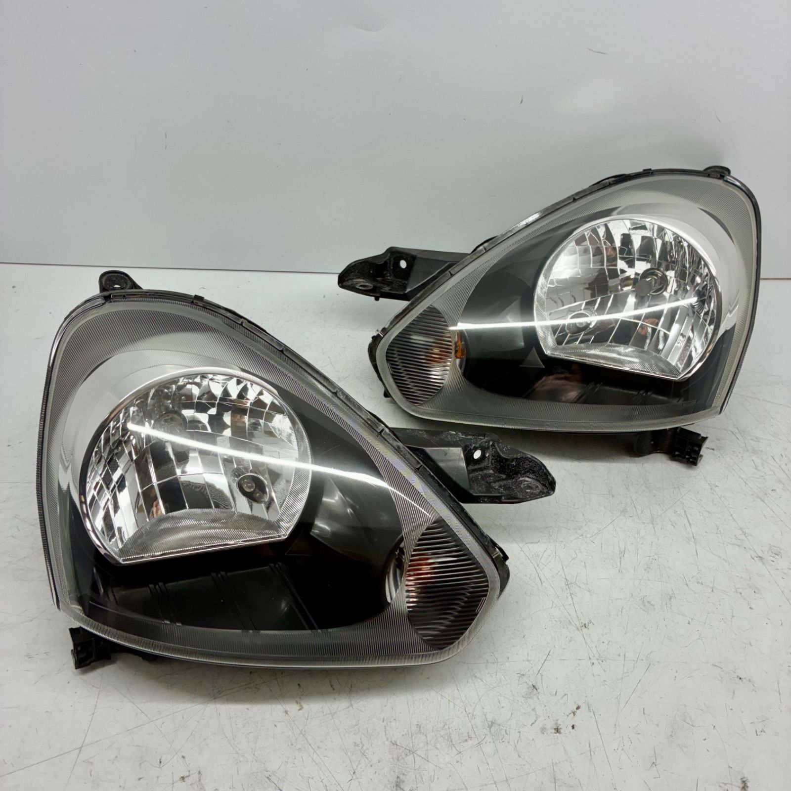 Y 美品【コーティング済】LA300S LA310S ミライース ヘッドライト