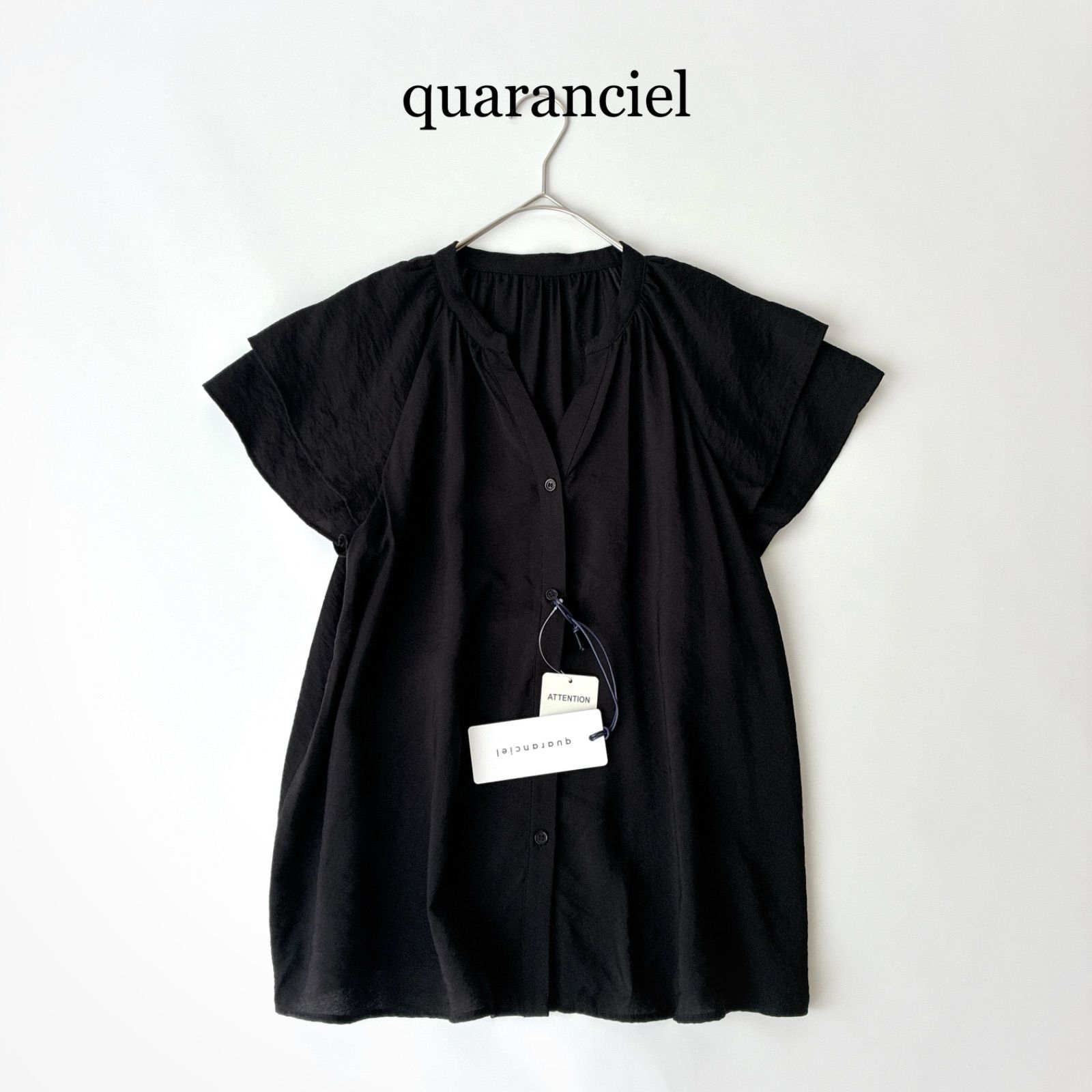 タグ付 2024 quaranciel スキッパー フレア ハーフスリーブ ブラウス / ブラック 黒 フリーサイズ / 手洗い可能 近年モデル 春 夏 シアー フレアスリーブ カランシエル