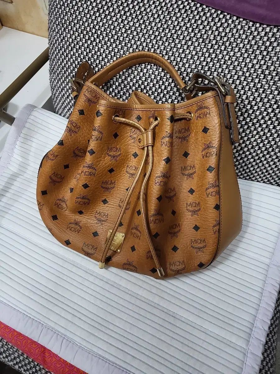 MCM ドローストリング バケットバッグ ブラウン