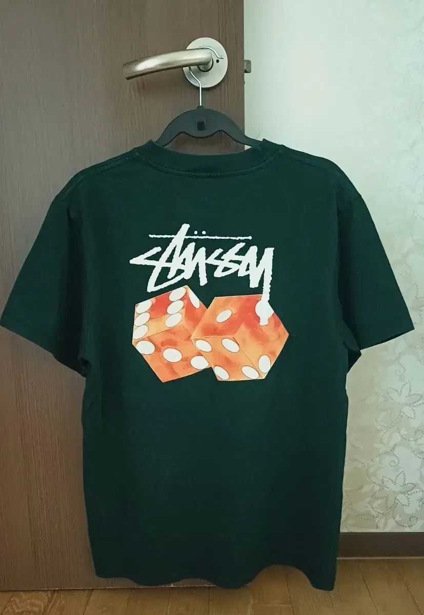STUSSY DICE Tシャツ DARK GREEN