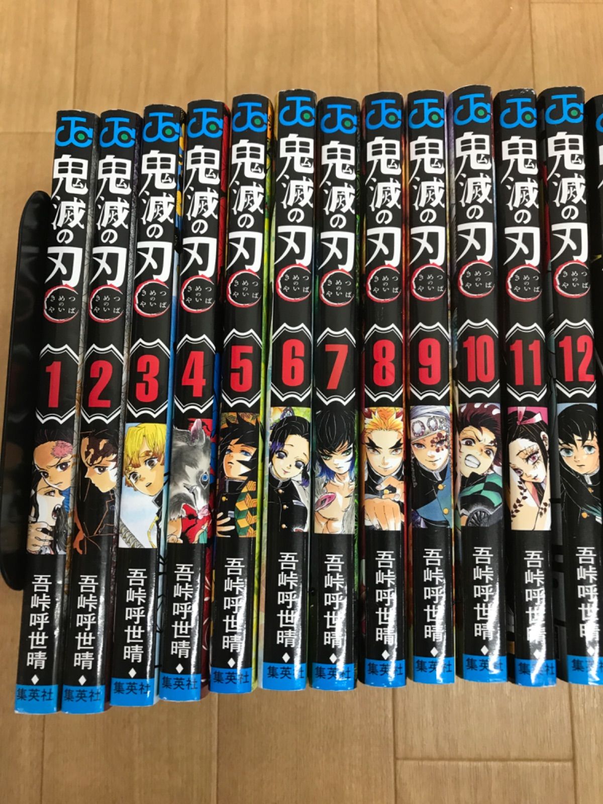☆④ 鬼滅の刃 1～23巻 全巻＋関連本4冊 全巻コミックセット 《BV21I