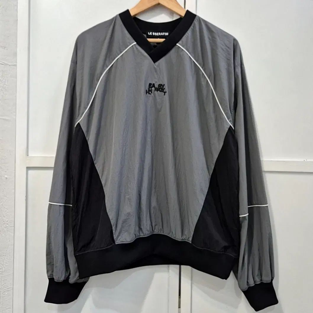 LE SSERAFIM（ルセラフィム・ルセラ）ナイロン Tシャツ メンズ S 新品