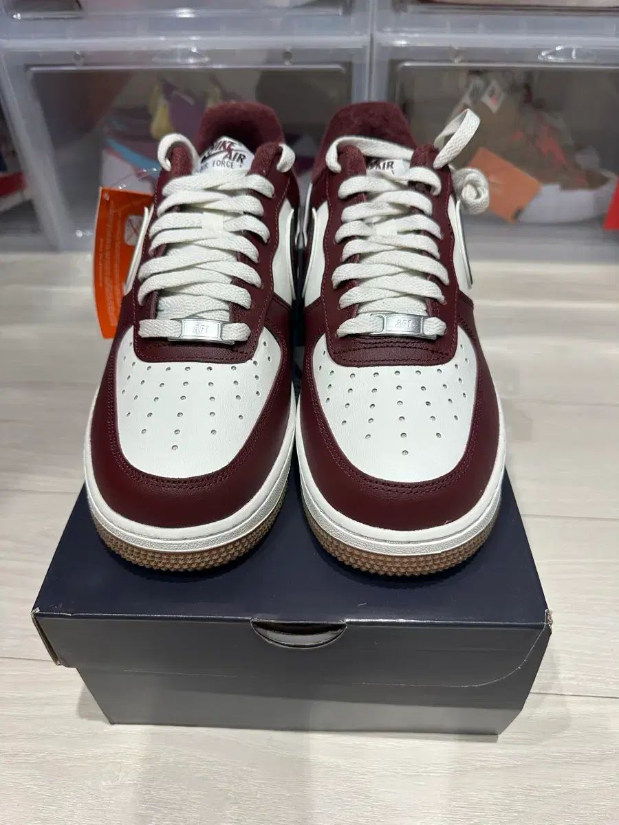 ナイキ エアフォース 1 LV8 ナイト マルーン 新品