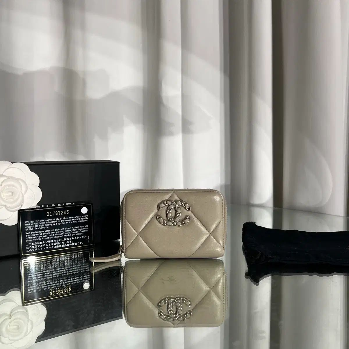 31番台 CHANEL キャビア 19 CC ロゴ ジッパー コイン 財布