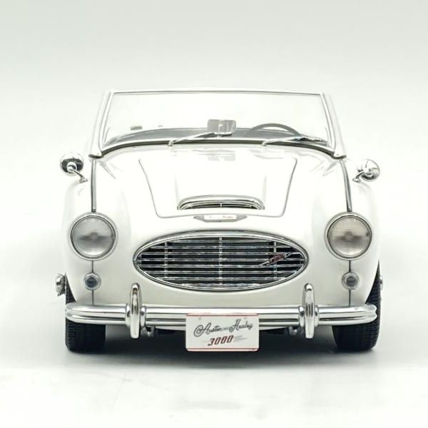 中古】オートアート 1/18 AUSTIN HEALEY 3000 MKII '61(ホワイト