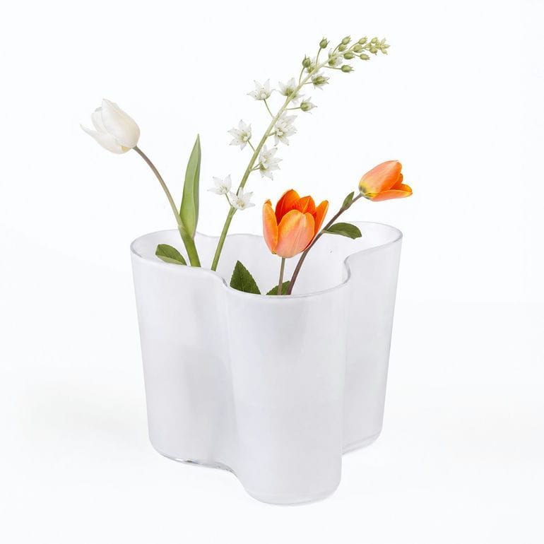新品 イッタラ iittala ベース 花瓶 16cm アルヴァ アアルト ホワイト 1007042 北欧 雑貨 オブジェ インテリア