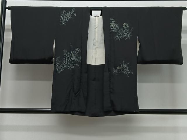 平和屋着物＃羽織　寿光織　草花文　黒地　銀糸　正絹　逸品　CABE5170ua
