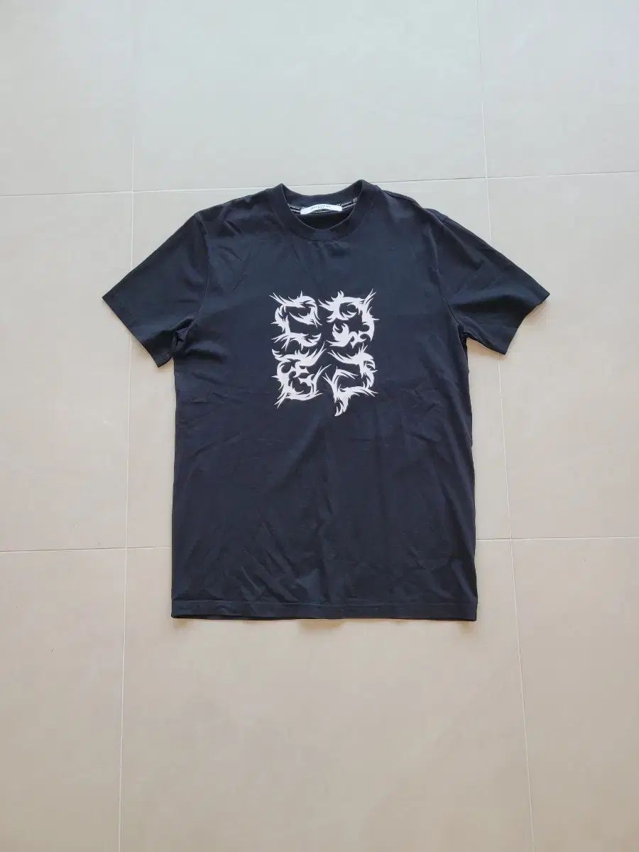GIVENCHY 半袖Tシャツ
