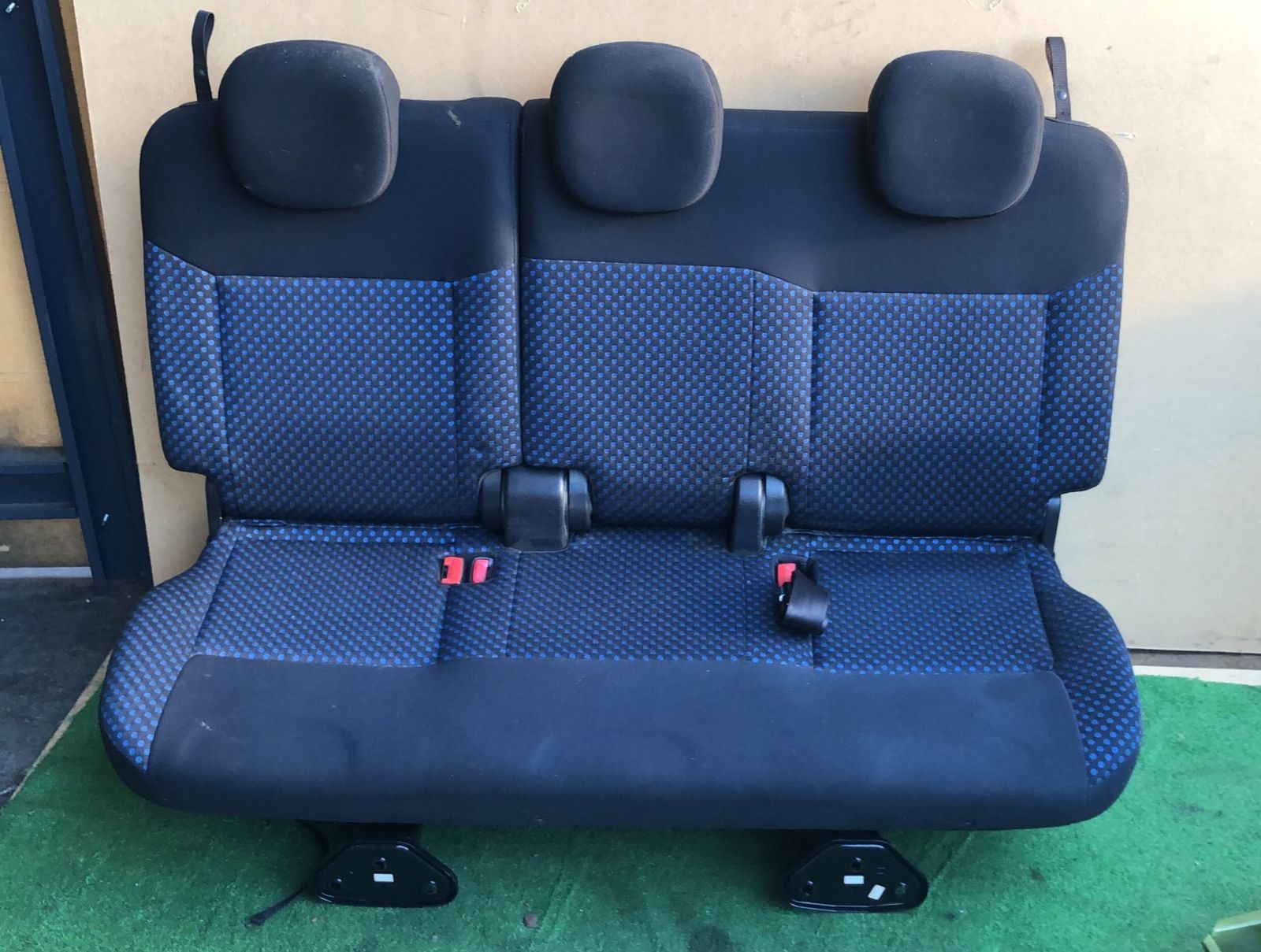日産 バネット　リアシート　C-8-5005