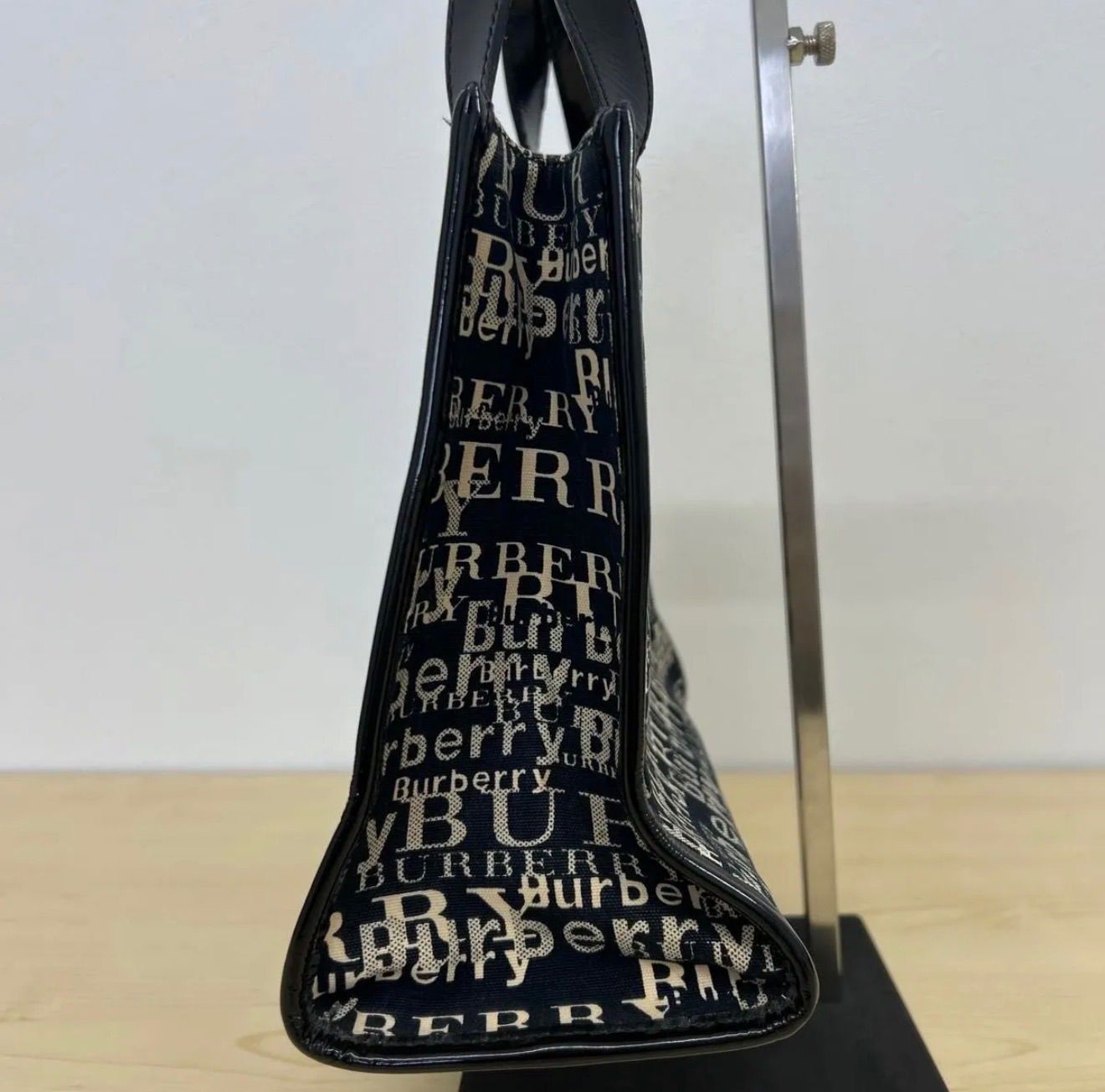 BURBERRY バーバリー ロゴ総柄 トートバッグ ブラック - メルカリ