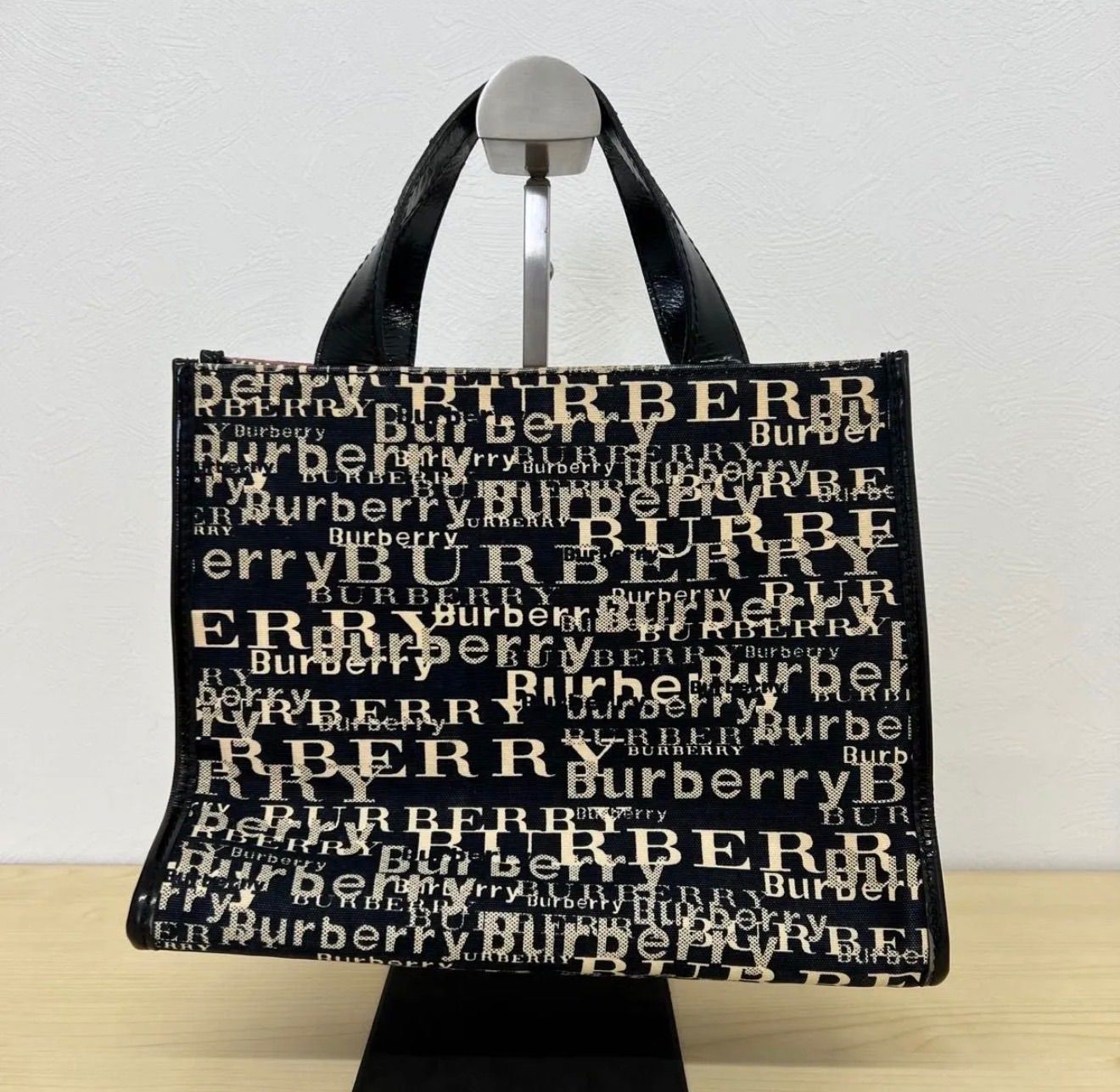 BURBERRY バーバリー ロゴ総柄 トートバッグ ブラック