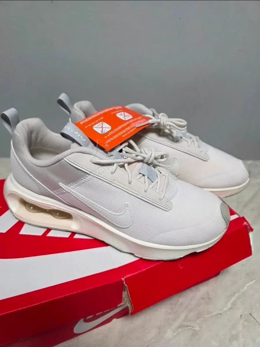 (未使用) 250mm NIKE ナイキ エアマックス IN インタクルク ライト