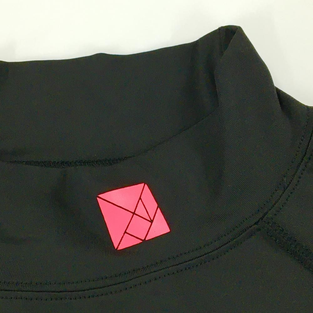 美品✨TANGRAM タングラム ゴルフ 長袖 トレーナー サイズ XL 超美品】タングラム ハイネックインナーシャツ 黒×蛍光ピンク 袖ロゴ