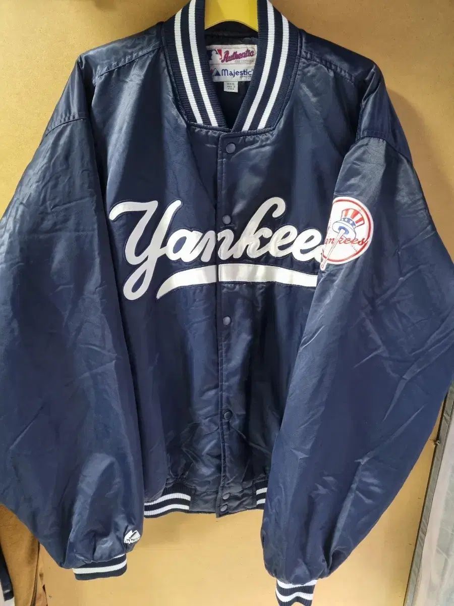マジェスティック NEW YORK ヤンキース アウター