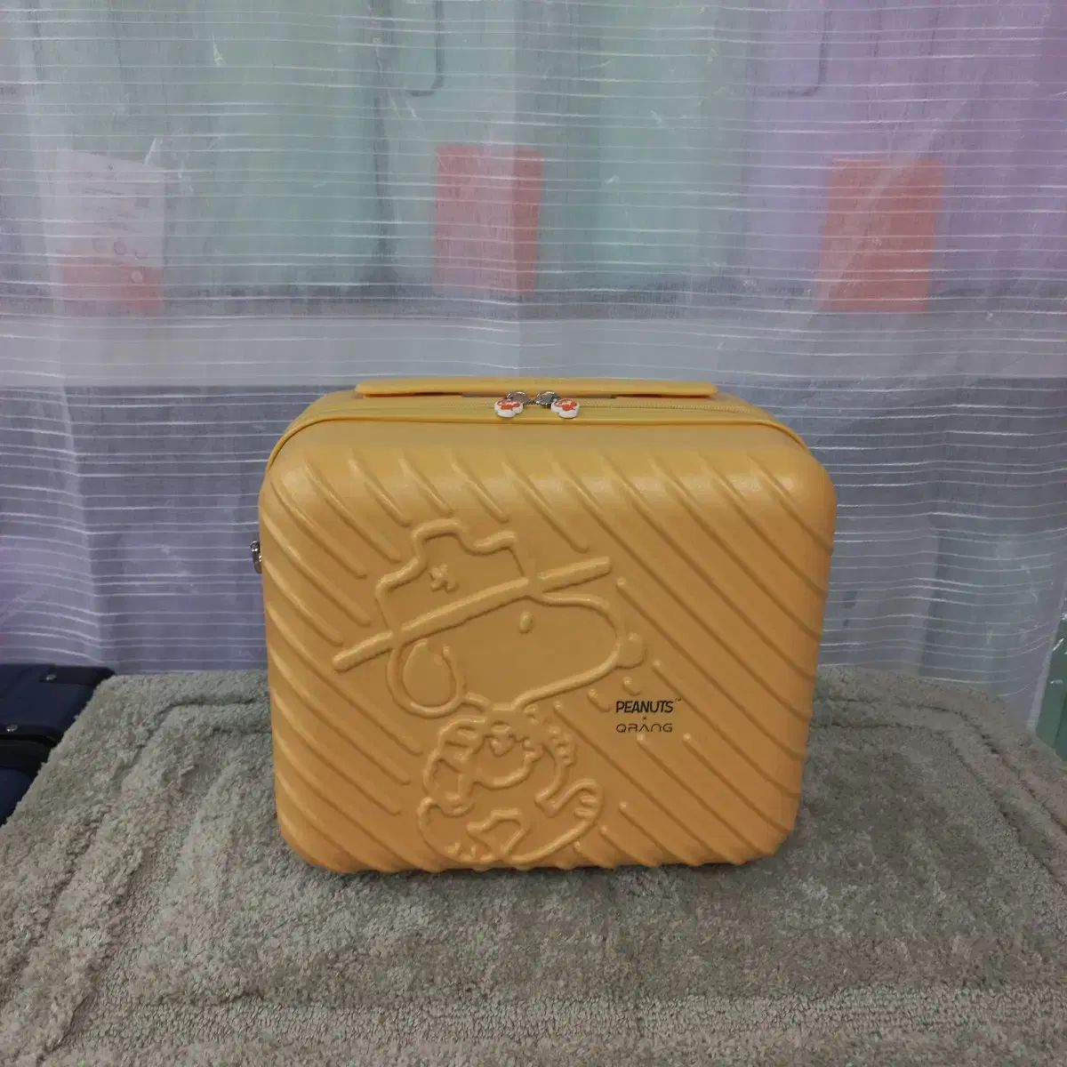 シアトル SNOOPY ミニキャリーケース 12型 イェロー 撮影用に使用