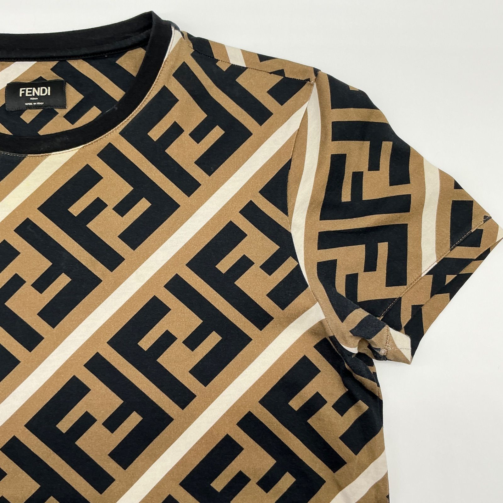 美品 フェンディ ズッカ柄 Tシャツ トップス ブラウン 40サイズ ○FENDI フェンディ ズッカ柄 半袖Tシャツ カットソー クルーネック