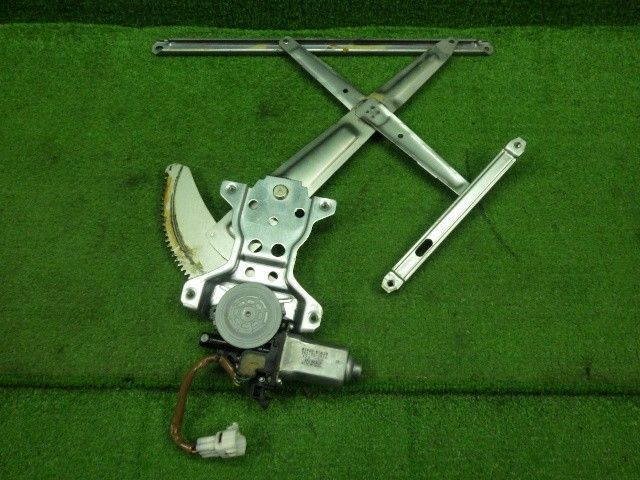 ジムニー ABA-JB23W 右Fドアレギュレータ・モーター 83401-81A20 83430-81A20 9316