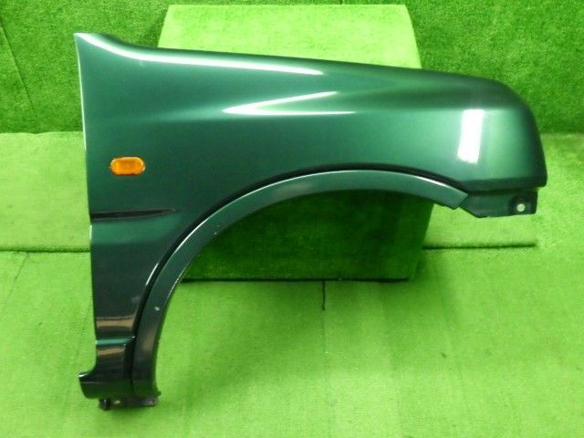 ジムニー ABA-JB23W 右Fフェンダー Z2T 緑 58611-81AA0 9316