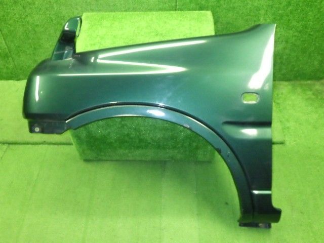 ジムニー ABA-JB23W 左Fフェンダー Z2T 緑 58811-81AA0 58811-81AA1 9316
