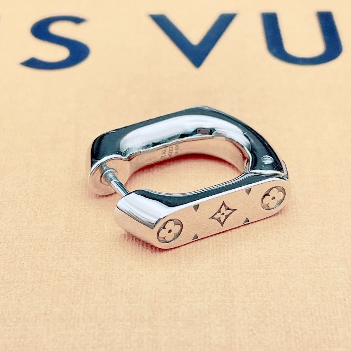 ◇ルイヴィトン◇消毒清掃済 LOUIS VUITTON M02227 フープピアス モノグラム チェーン シルバー 片耳用 シングルピアス ブランド 5.86g