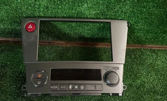 スバル　レガシィ CBA-BP5　H20　オーディオエアコンスイッチパネル　C-2-3525