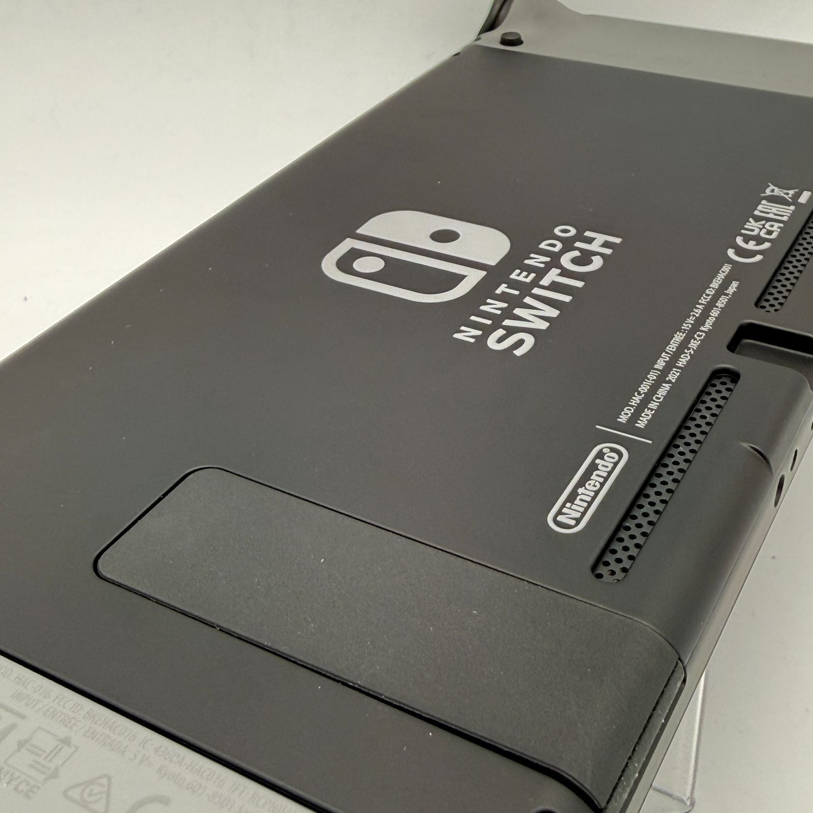 新古品】ニンテンドー スイッチ Nintendo Switch 本体 Joy-Con L / R 