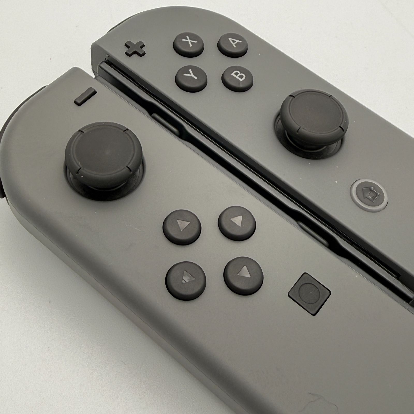 新古品】ニンテンドー スイッチ Nintendo Switch 本体 Joy-Con L / R 