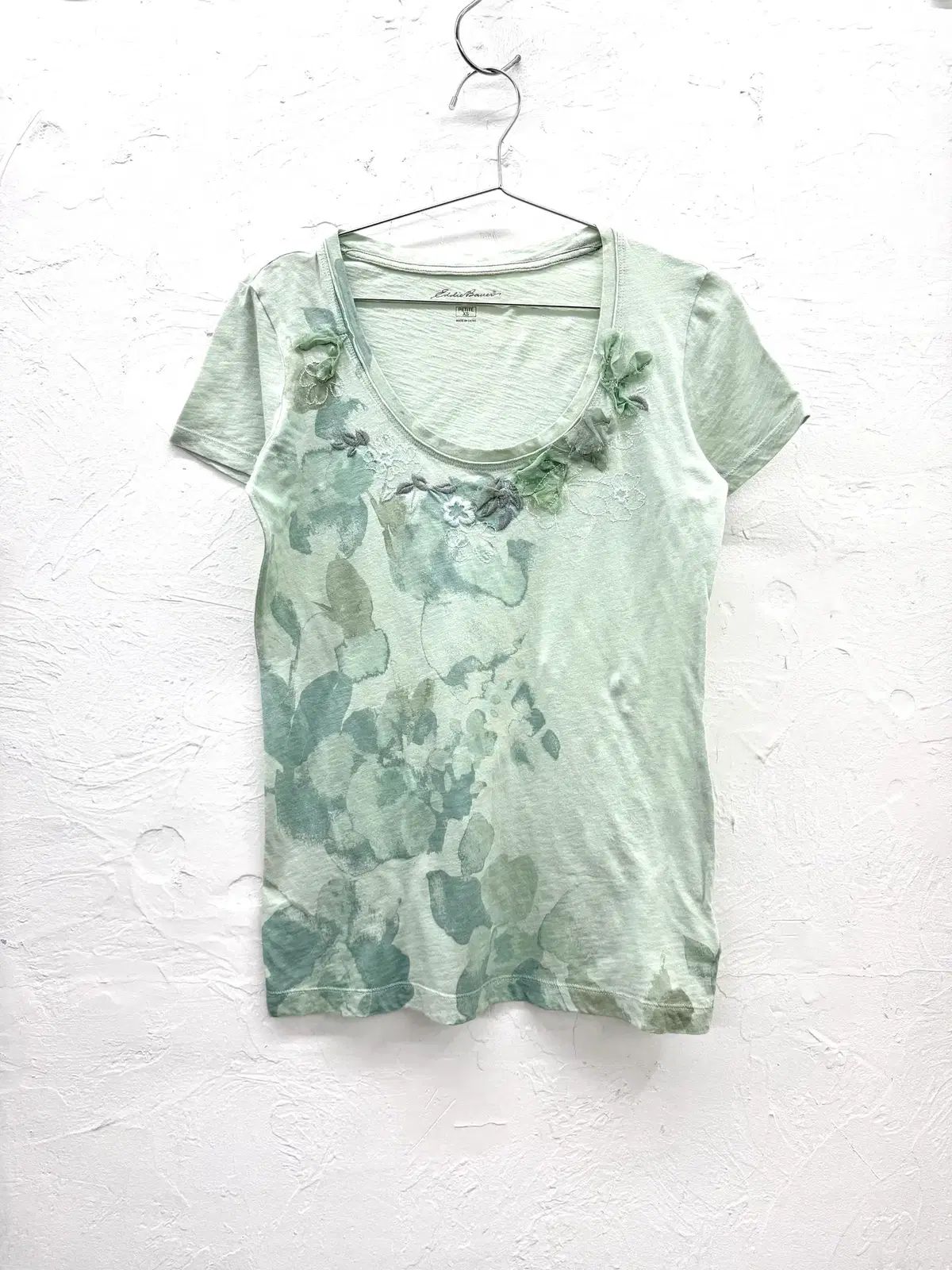 EDDIE BAUER(エディー・バウアー) フローラル フェアリー Tシャツ