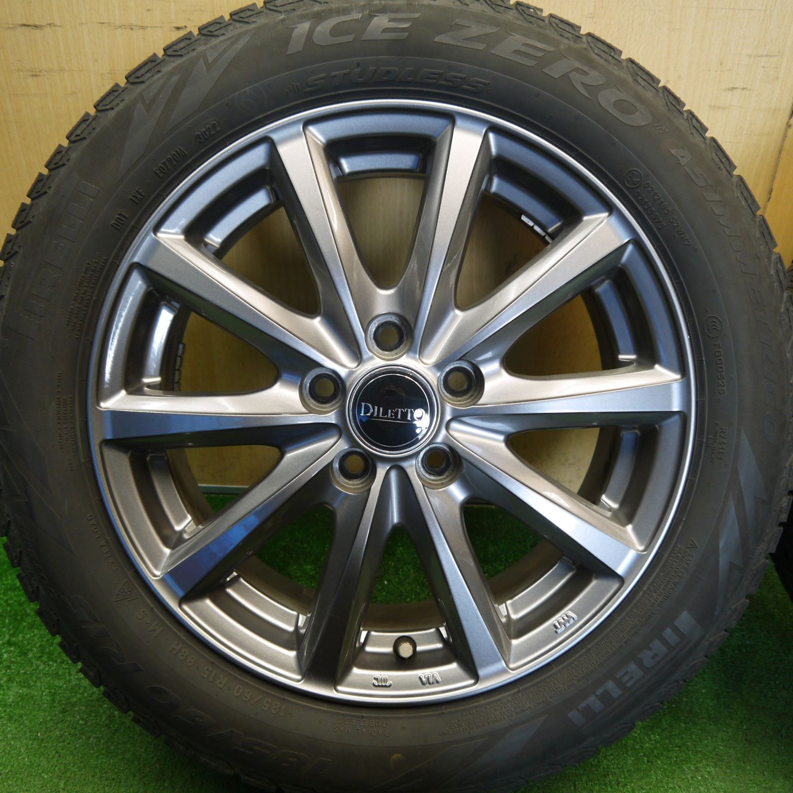 キレイ！22年☆シエンタ 等 185/60R15 スタッドレス ピレリ アイスゼロ 