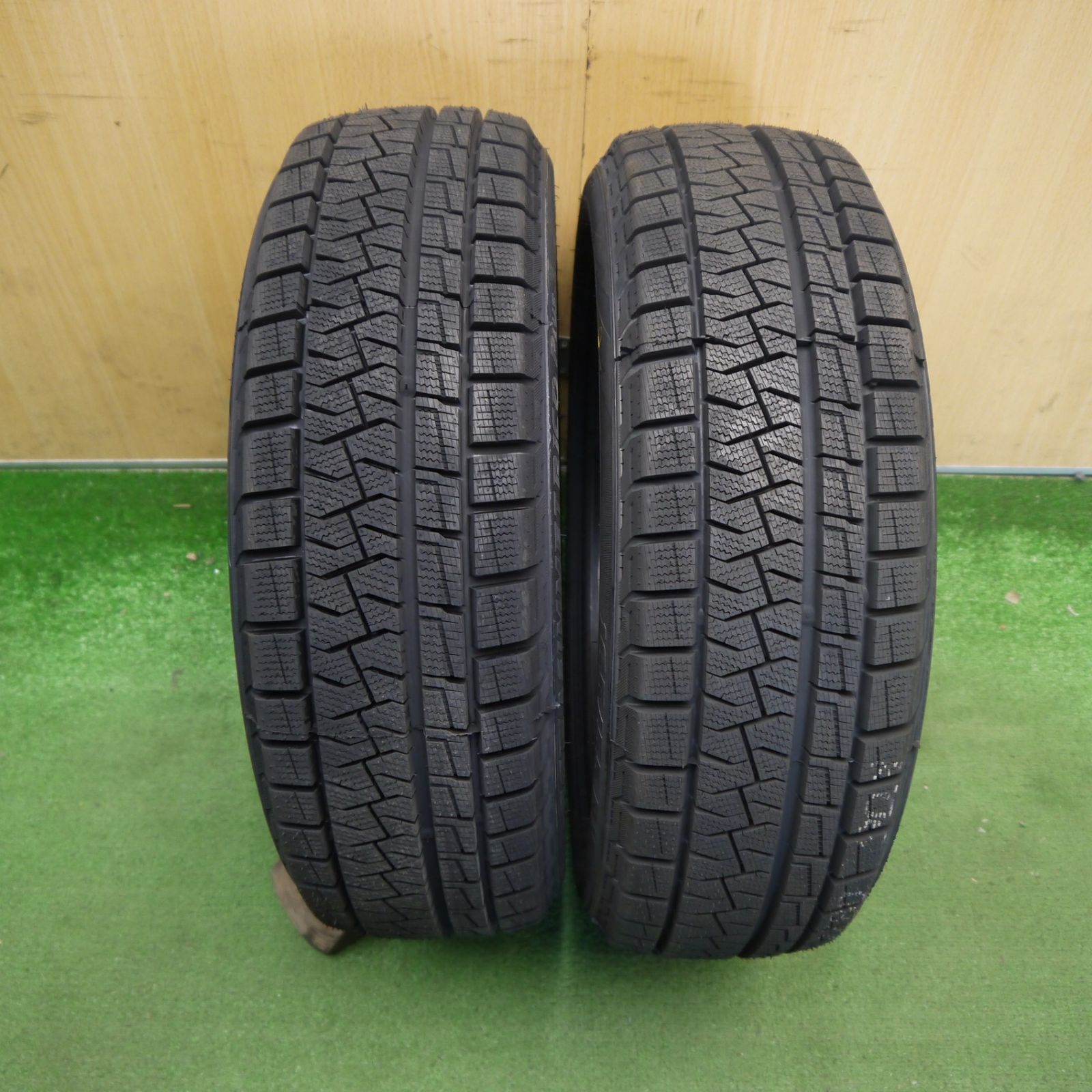 未使用!24年!2本☆スタッドレス 165/55R15 ピレリ アイス 未使用!24年!2本☆スタッドレス 165/55R15 ピレリ アイス
