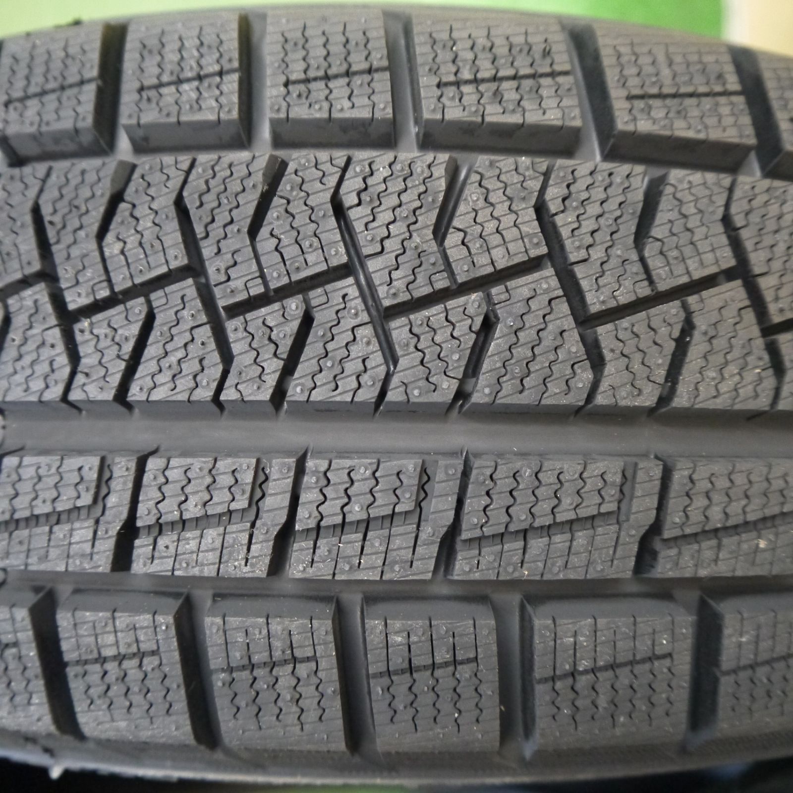 未使用!24年!2本☆スタッドレス 165/55R15 ピレリ アイス 未使用!24年!2本☆スタッドレス 165/55R15 ピレリ アイス