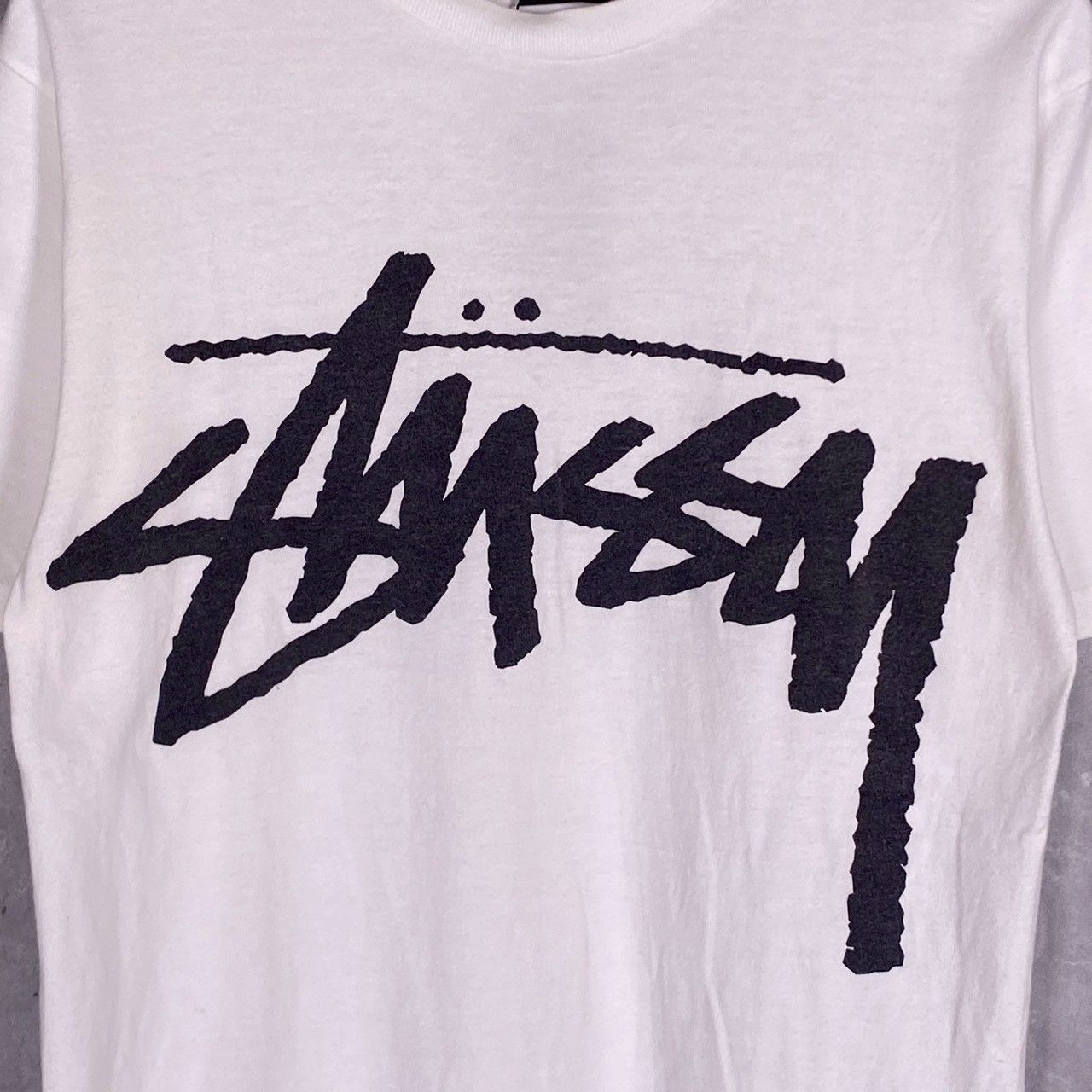 STUSSY』ステューシー (S) フロントロゴプリントTシャツ メンズ - メルカリ
