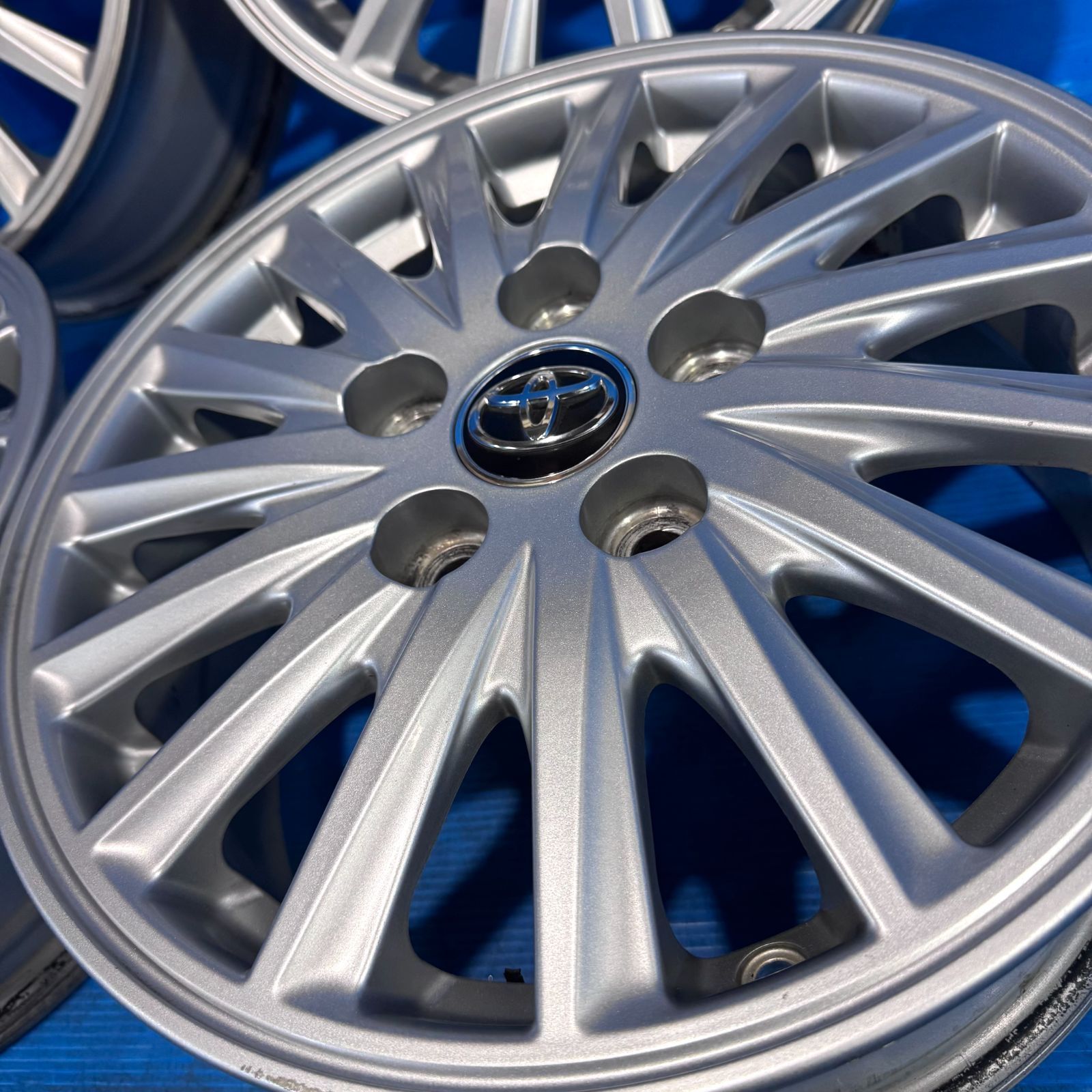 ブラポリ トヨタ純正アルミホイール 15×6J 5H114.3PCD+50 4本 ノアヴォクシーエスクァイア 純正戻し 程度良好 ノア ヴォクシー 純正 15インチ 4本 5H 114.3 6J+50