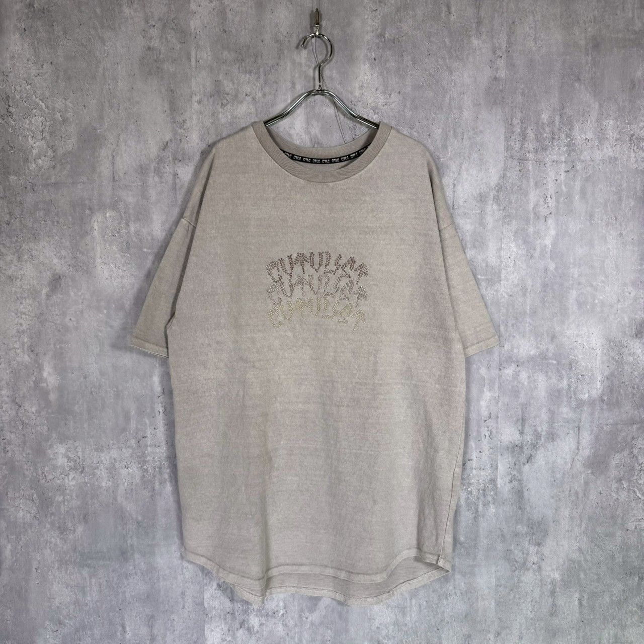 CVTVLIST』カタリスト (1) スタッズロゴTシャツ 半袖 - メルカリ