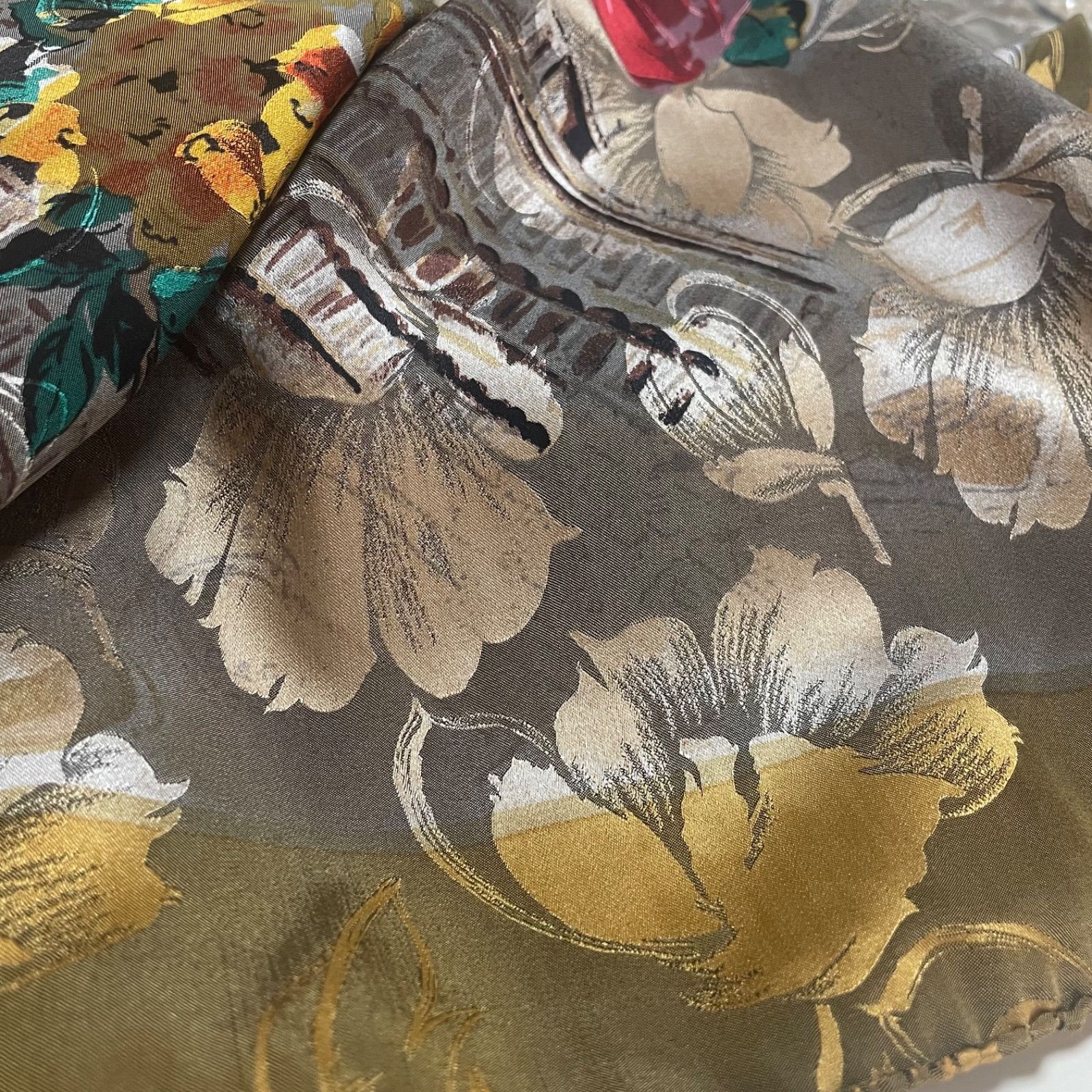 Fendi フェンディ 100%シルク 大判スカーフ diic3639 - メルカリ