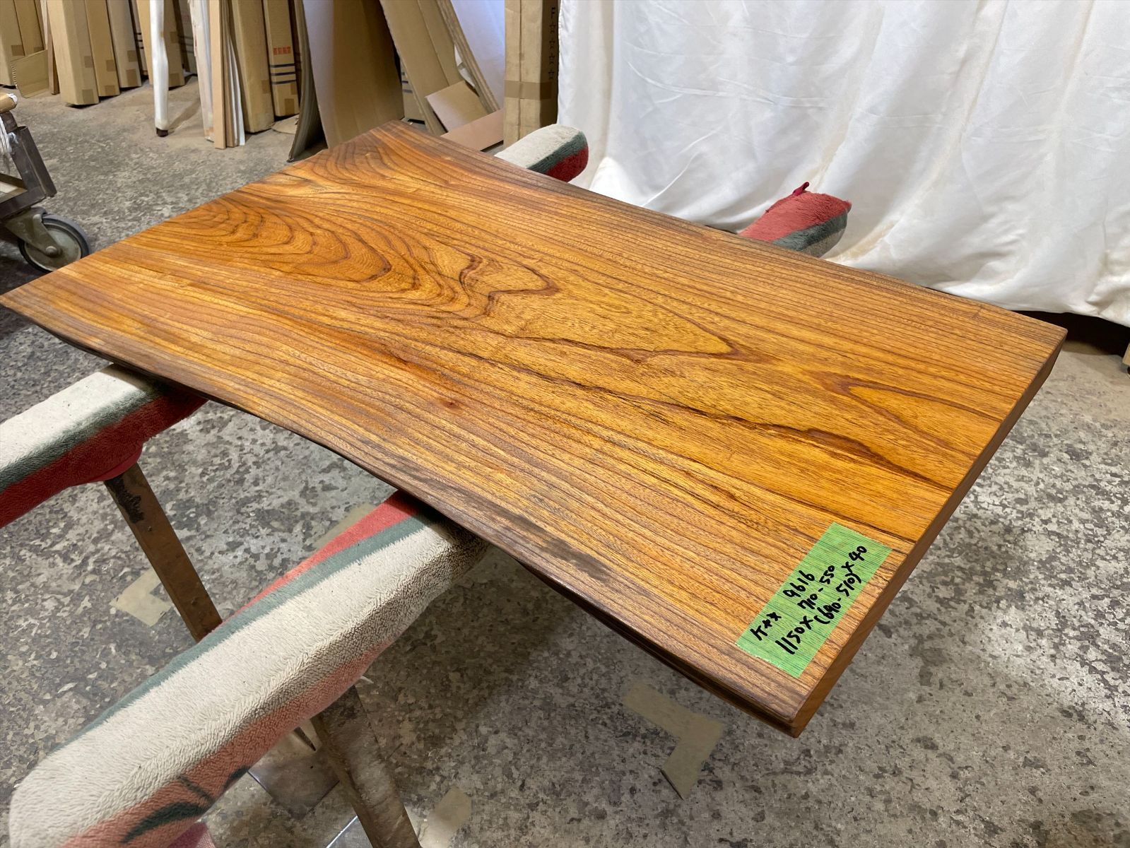 ケヤキ9616　欅　一枚板無垢 乾燥材　1150x710-550x40mm ローテーブル　センターテーブル　ダイニングテーブル　カウンター