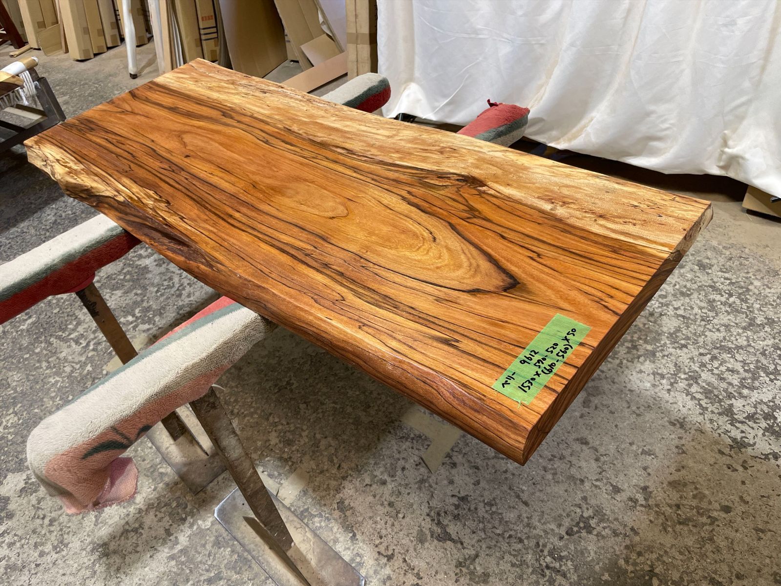 ベリー9612　一枚板無垢 乾燥材　1530x570-520x50mm ローテーブル　センターテーブル　ダイニングテーブル　カウンター