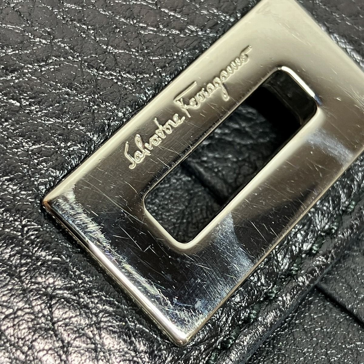 サルヴァトーレフェラガモ Salvatore Ferragamo ガンチーニ 長財布