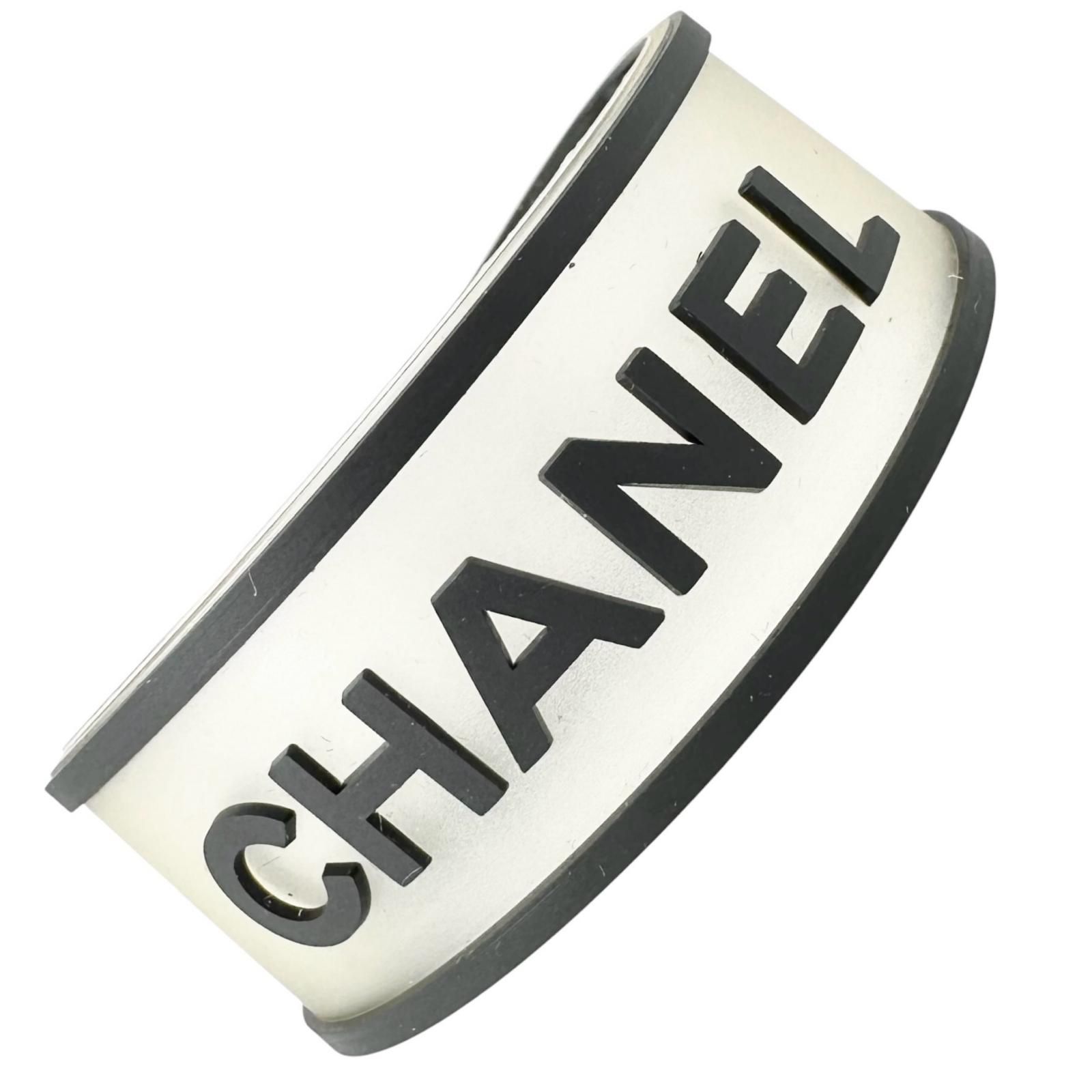 CHANEL シャネル ロゴ ブレスレット ラバー ホワイト/ブラック 