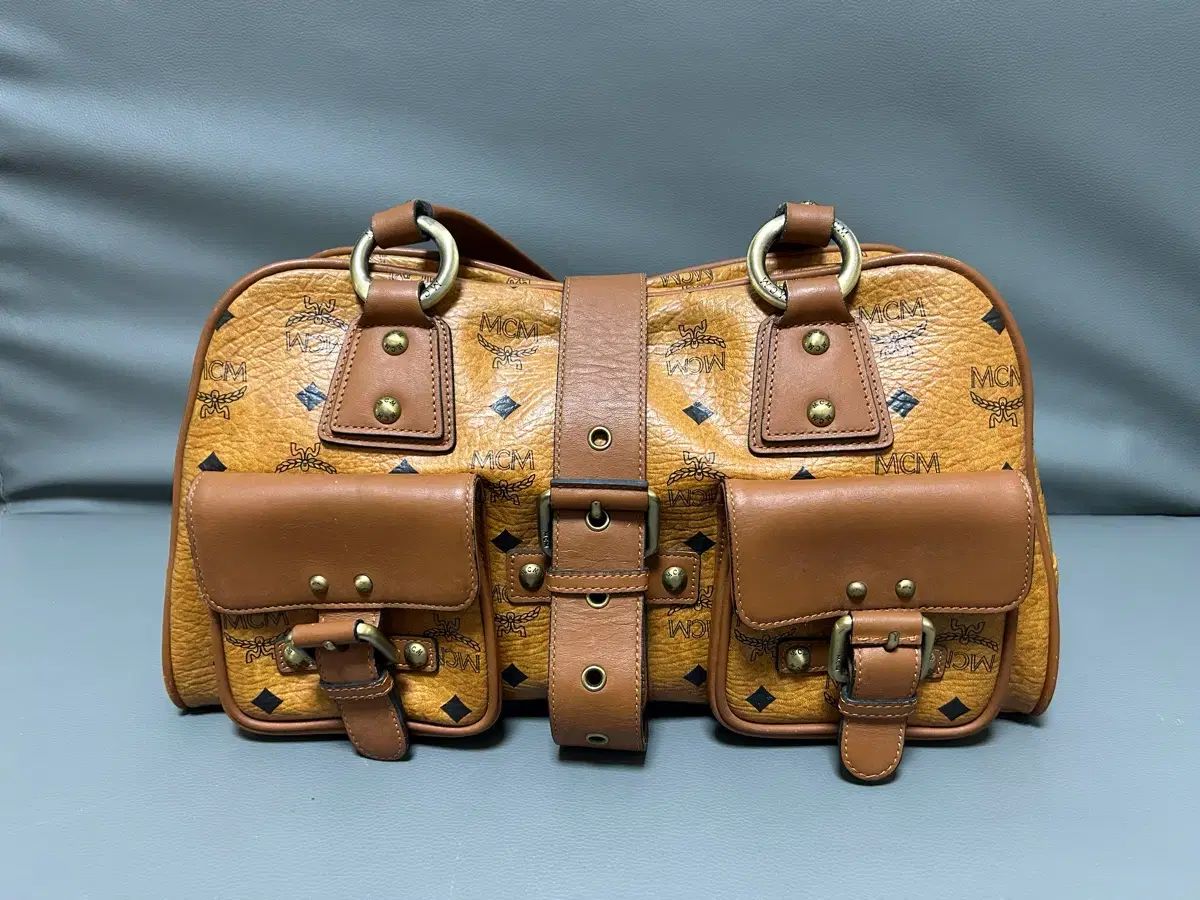 MCM ヴィセトス ツーポケット ショルダーバッグ