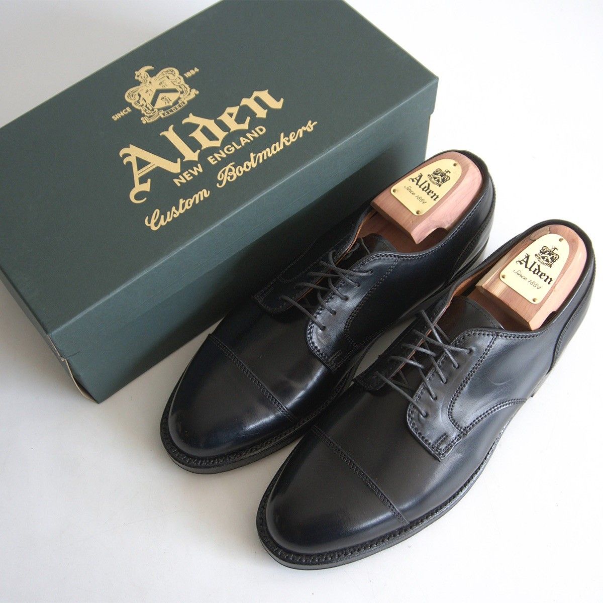 【試着のみ美品】Alden【2161 ストレートチップ コードバン】8 1/2E オールデン ブラック キャップトゥ シューズ 26050442