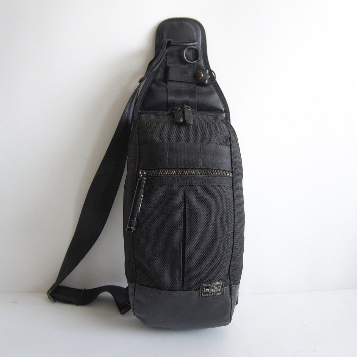 【美品】PORTER 【HEAT ヒート スリングショルダーバッグ】 ポーター ブラック ボディバッグ 26050504