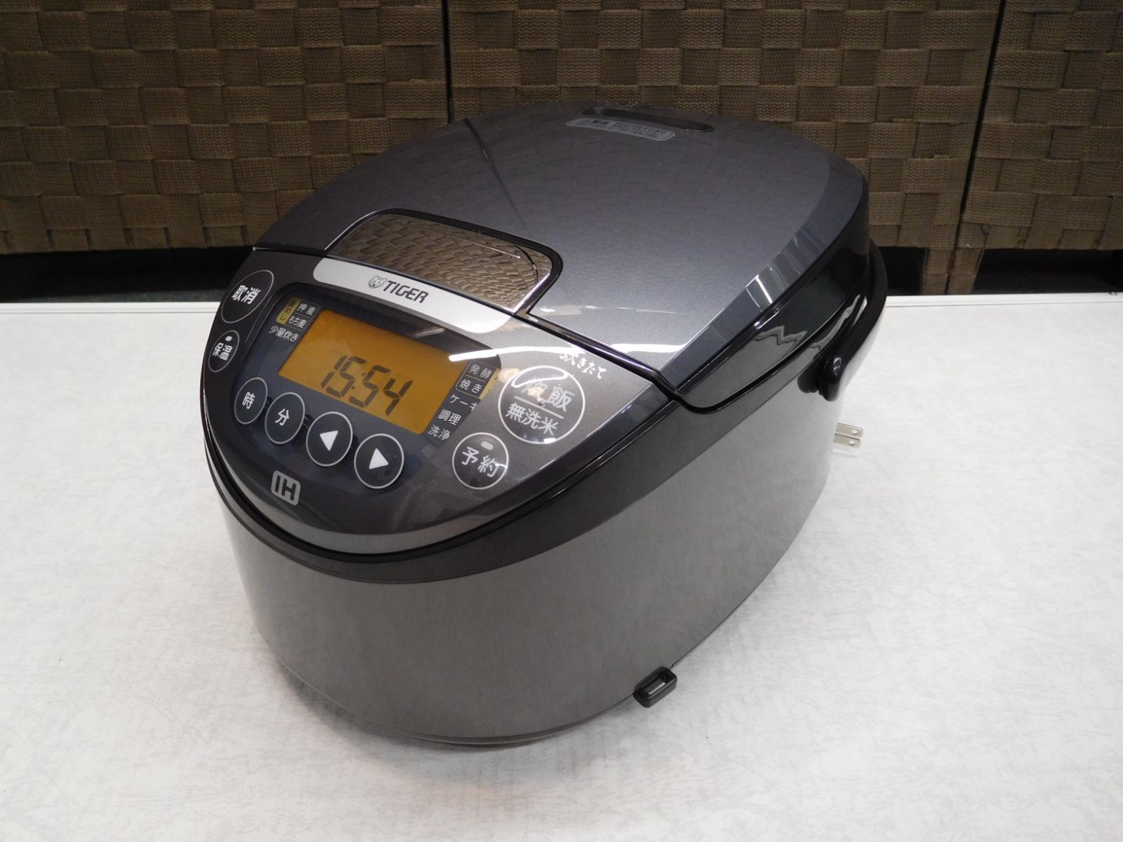 TIGER/タイガー IHジャー炊飯器 炊きたて 5.5合炊き JPW-G100 ダークグレイ 2022年製【M0768】