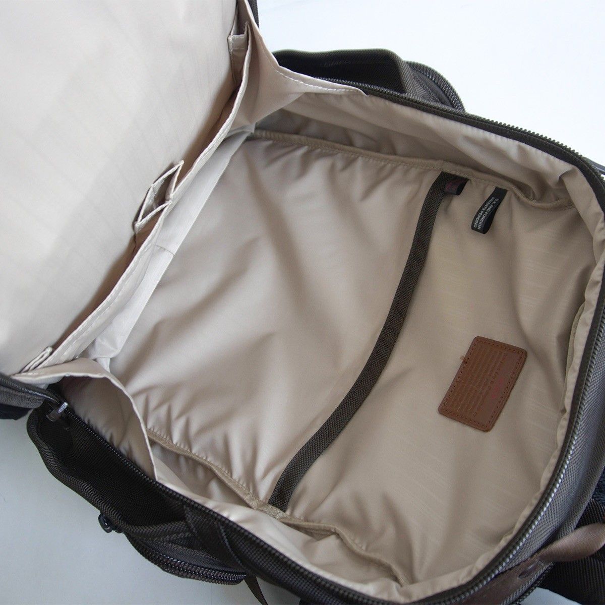 美品】 TUMI トゥミ 【26578ESH/Alpha2】ブラウン リュック ビジネス 美品】 TUMI トゥミ 【26578ESH/Alpha2】ブラウン リュック ビジネス