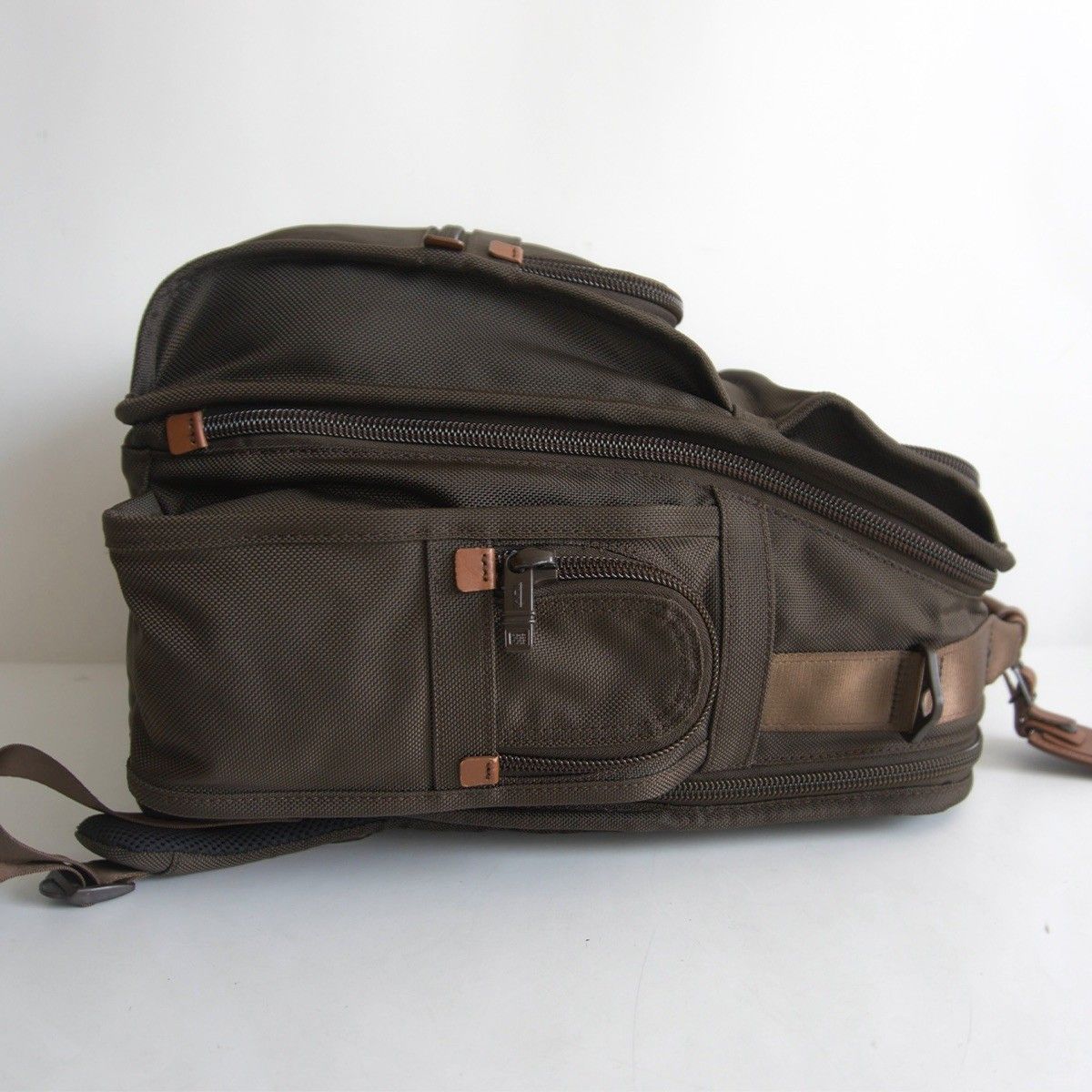 美品】 TUMI トゥミ 【26578ESH/Alpha2】ブラウン リュック ビジネス