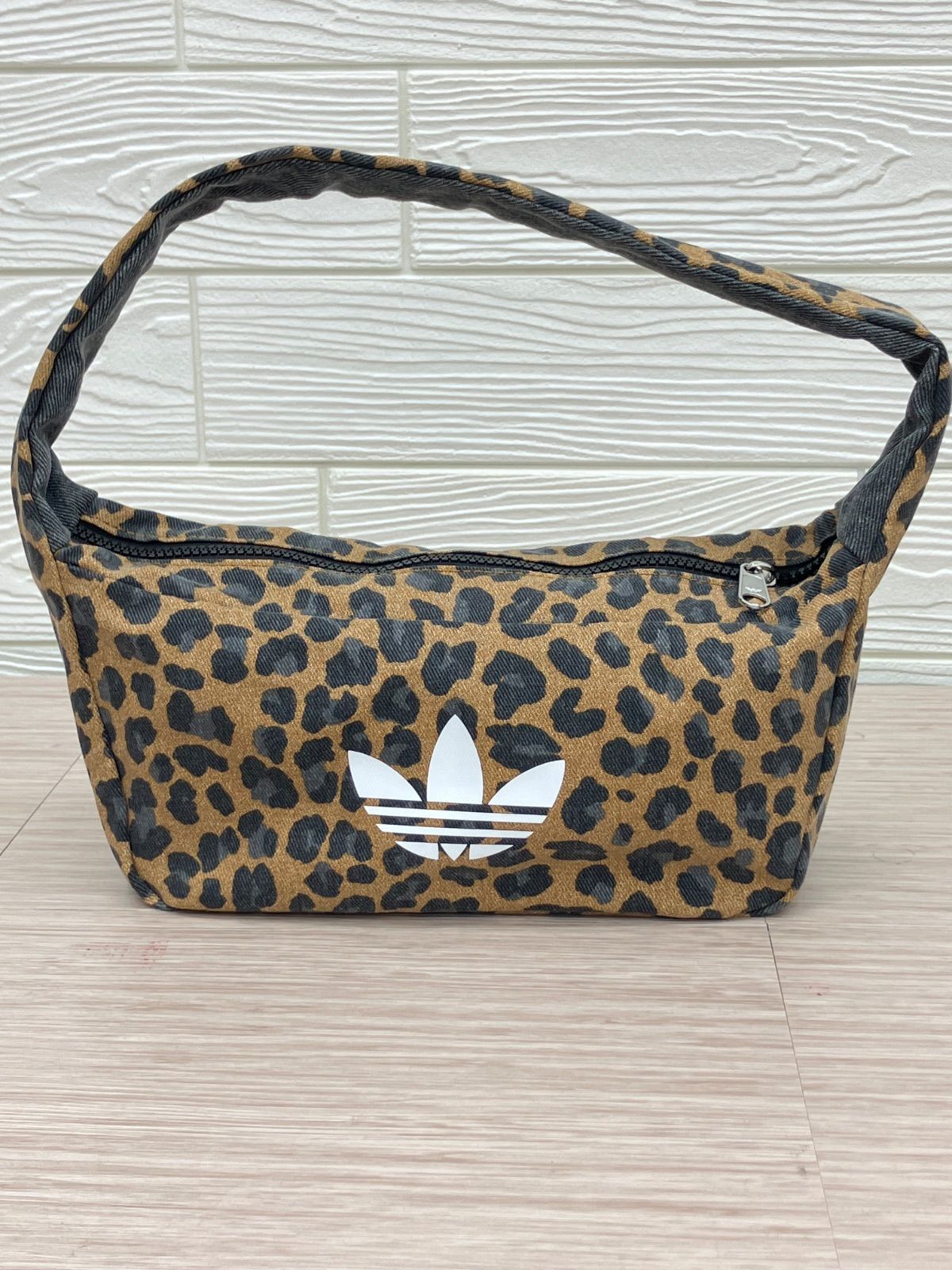 【美品】adidas Originals アディダスオリジナルス レオパード スモール ショルダーバッグ