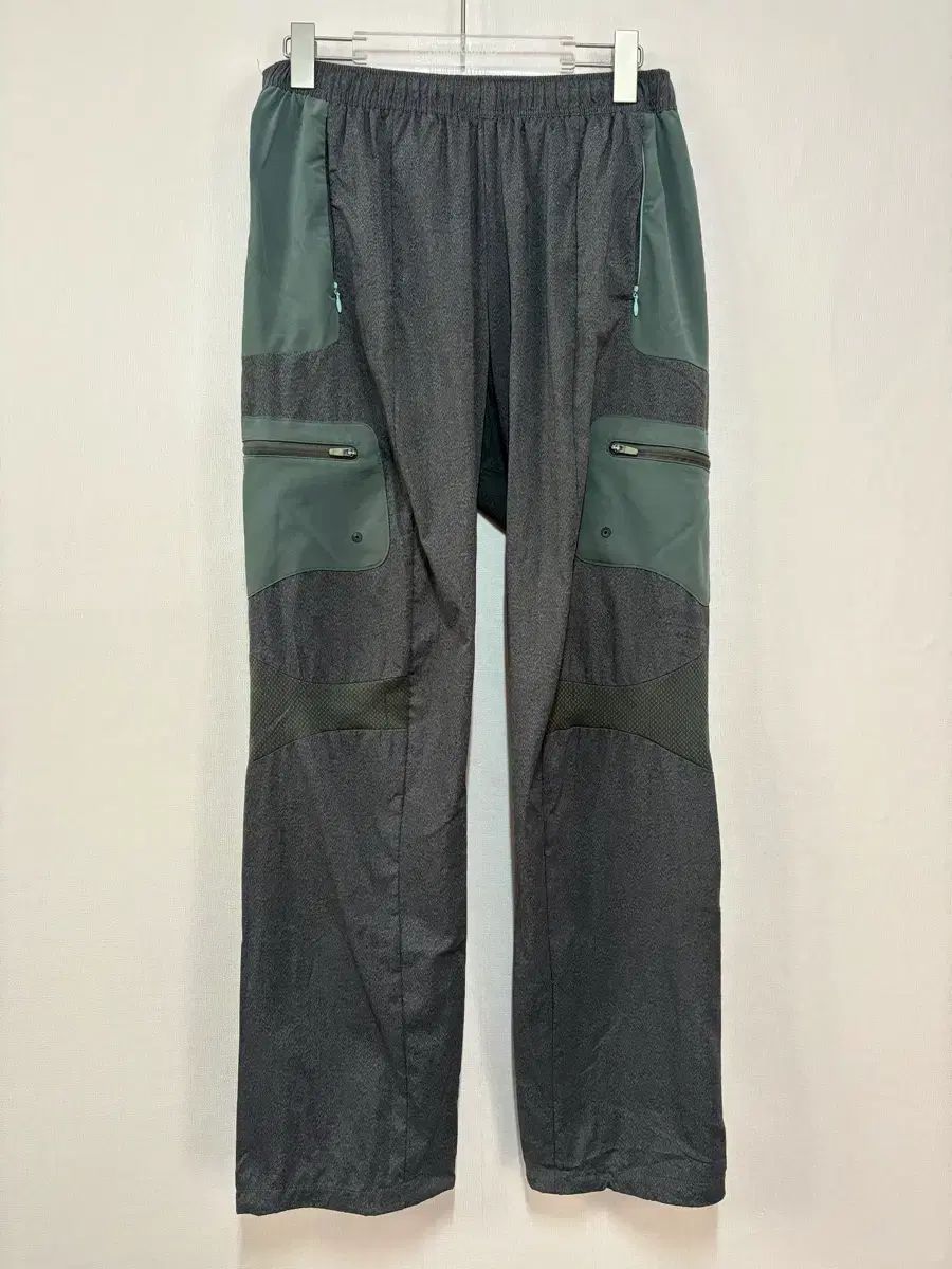 L NIKE X GYAKUSOU UTILITY PANTS