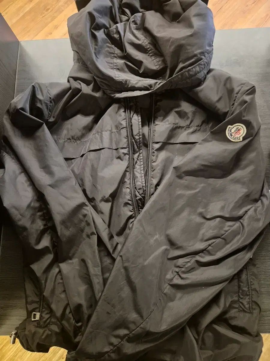 モンクレール ウィンドブレーカー 4 XL (正規品 単品 取引可能)